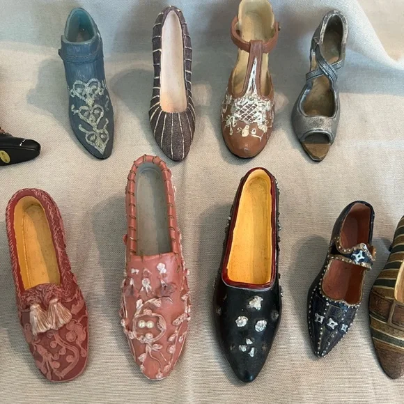 K’s Collection Shoe Figurine Bundle - Picture 4 of 6
